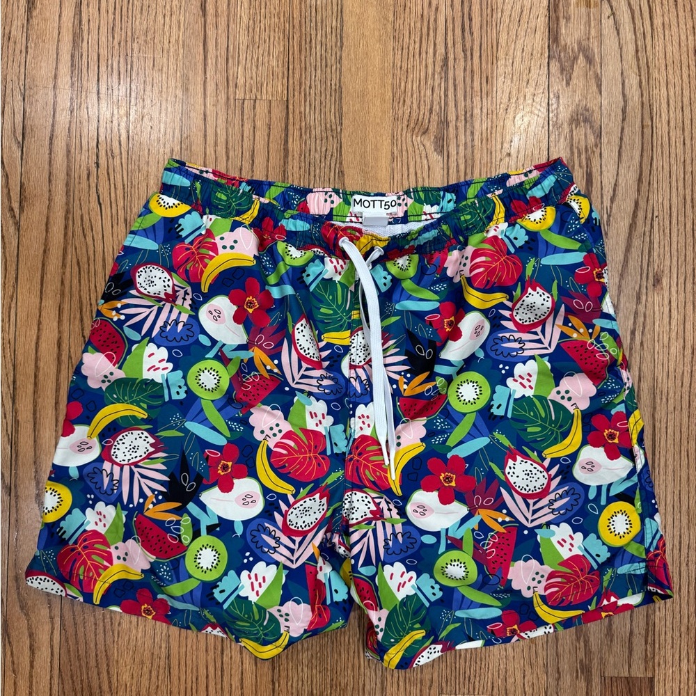 Men’s Mott50 Tropical Print Swim Trunks XL